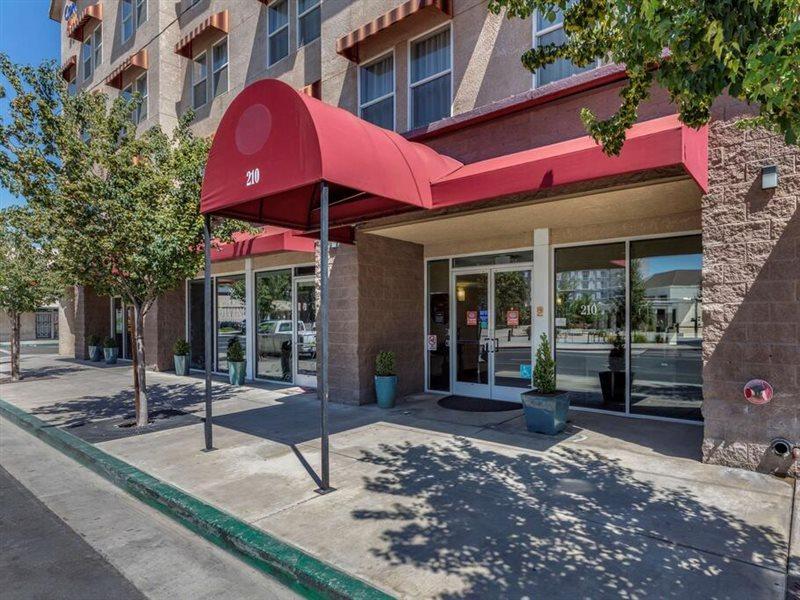 Comfort Suites Visalia - Convention Center Eksteriør billede
