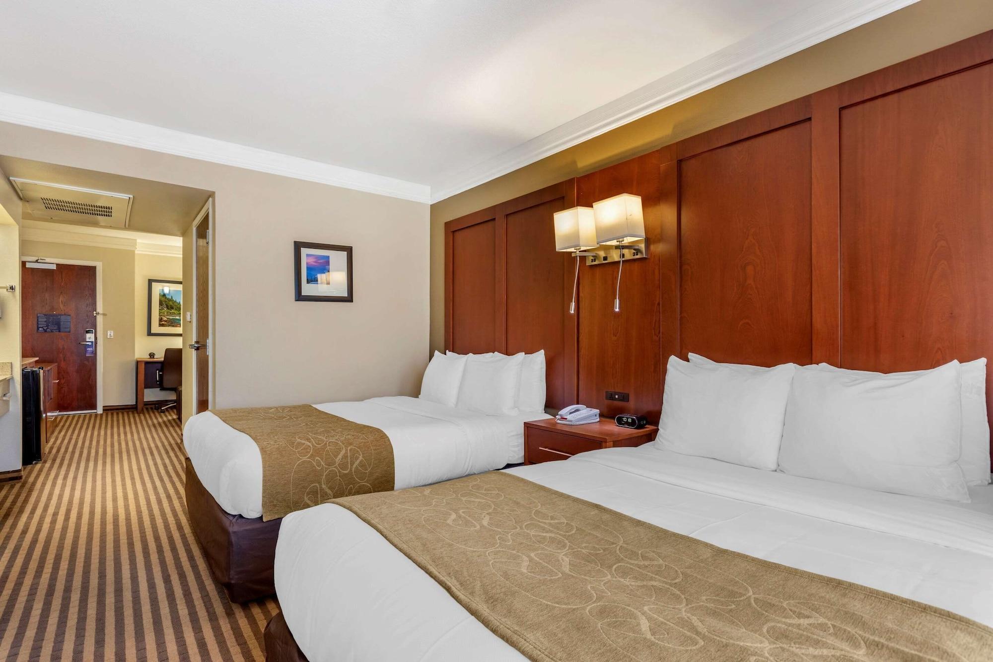 Comfort Suites Visalia - Convention Center Eksteriør billede