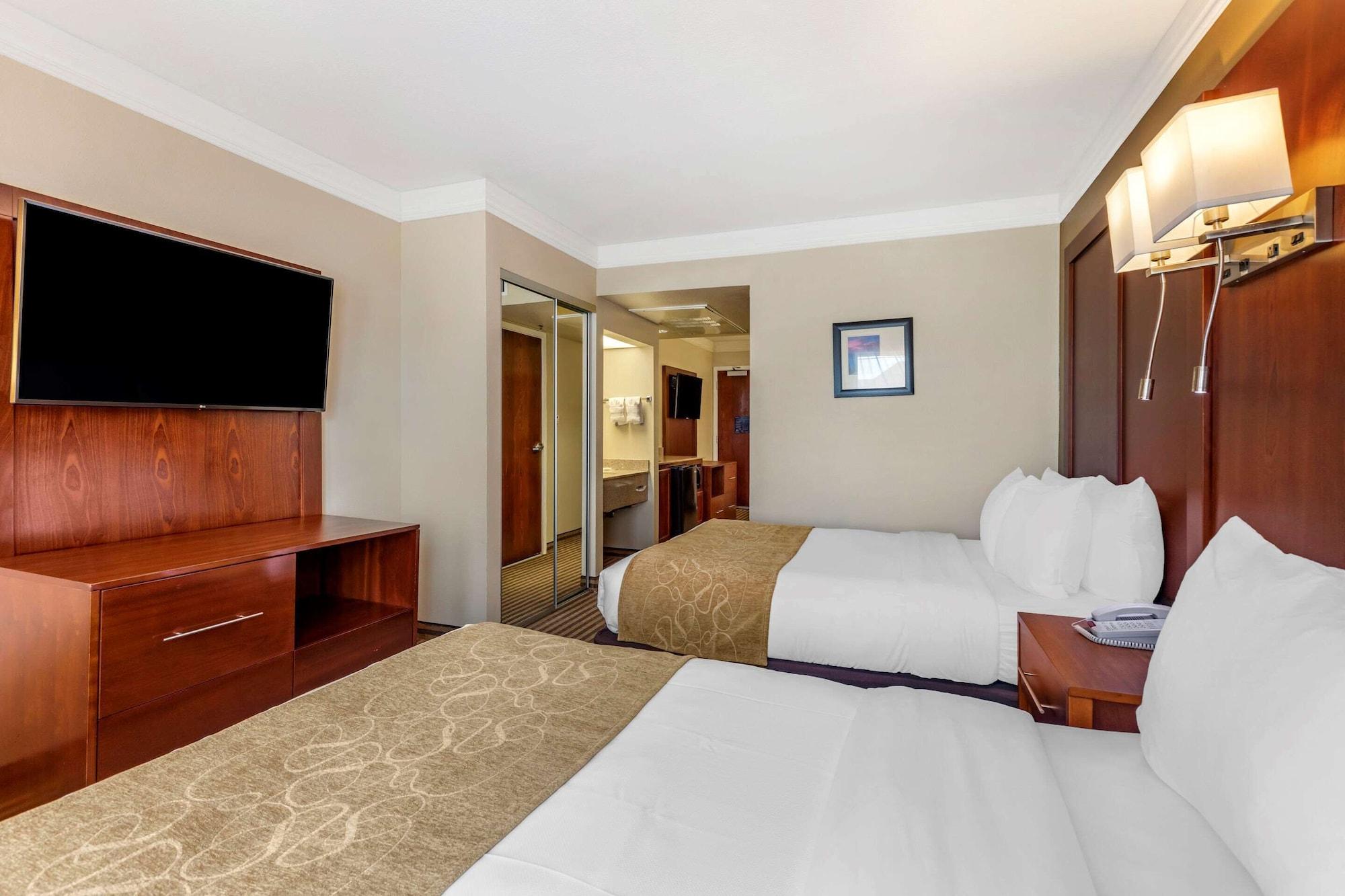 Comfort Suites Visalia - Convention Center Eksteriør billede