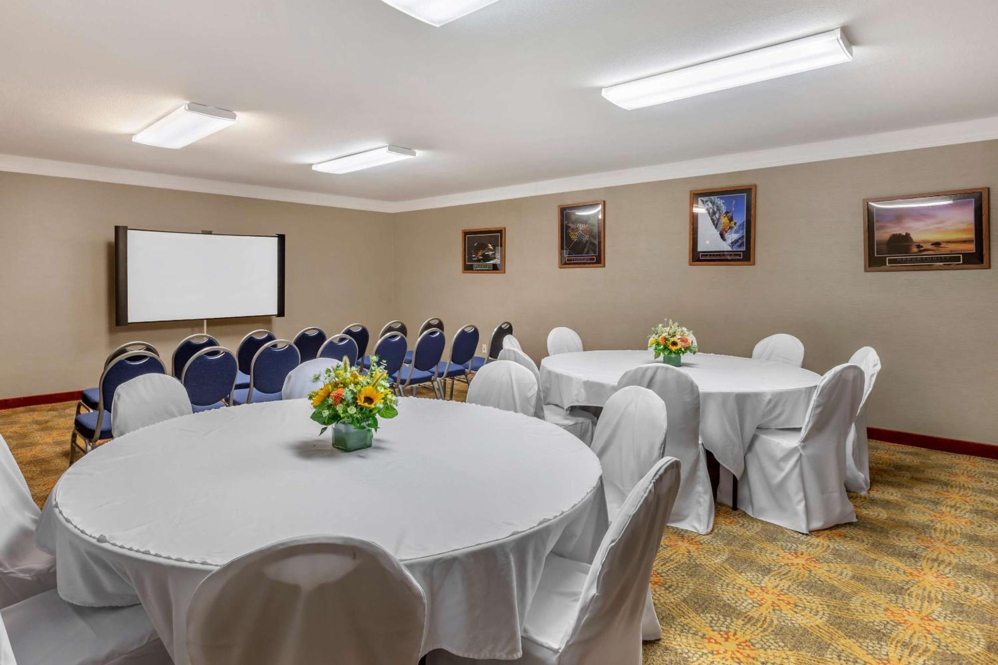 Comfort Suites Visalia - Convention Center Eksteriør billede