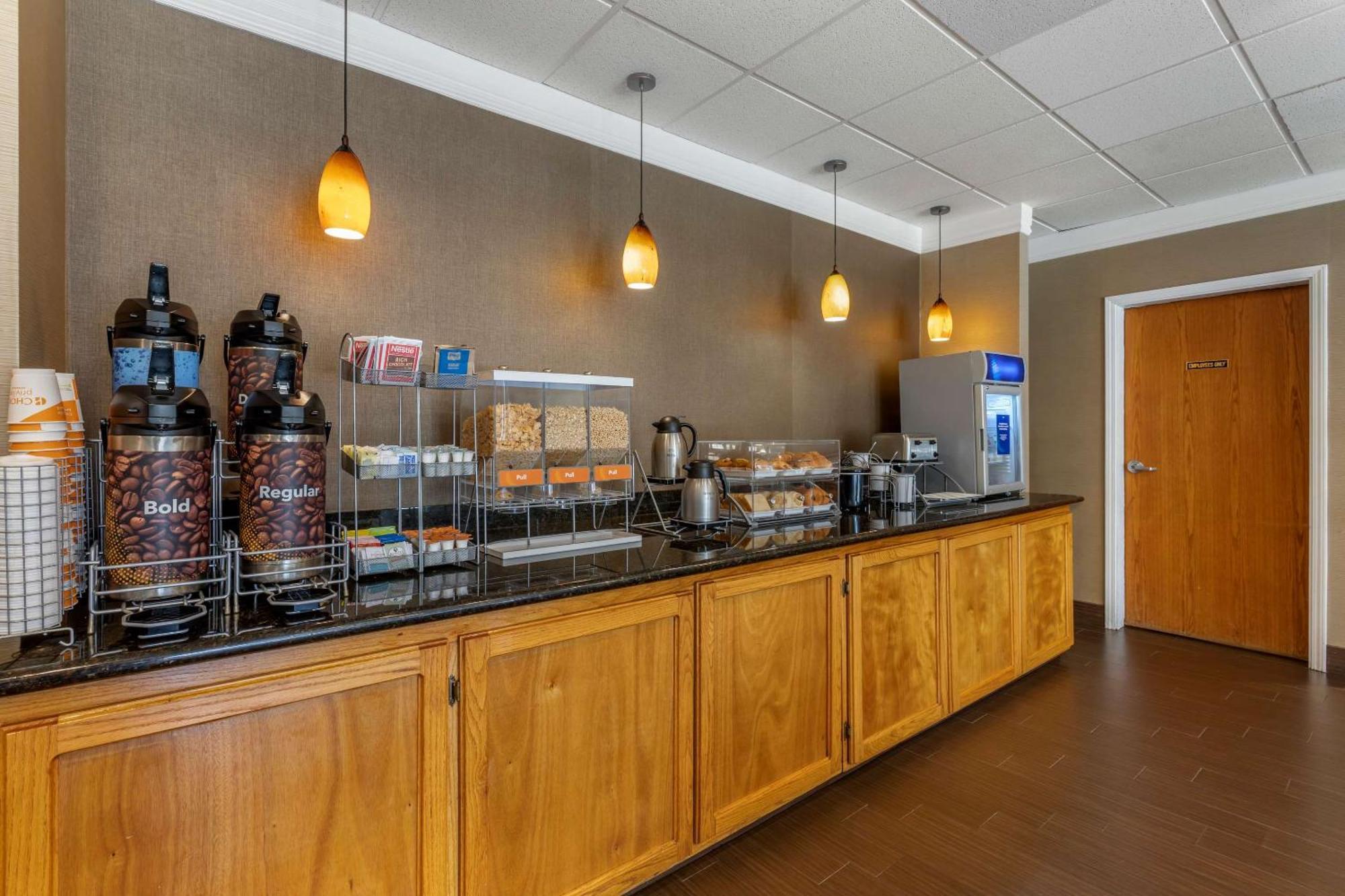 Comfort Suites Visalia - Convention Center Eksteriør billede