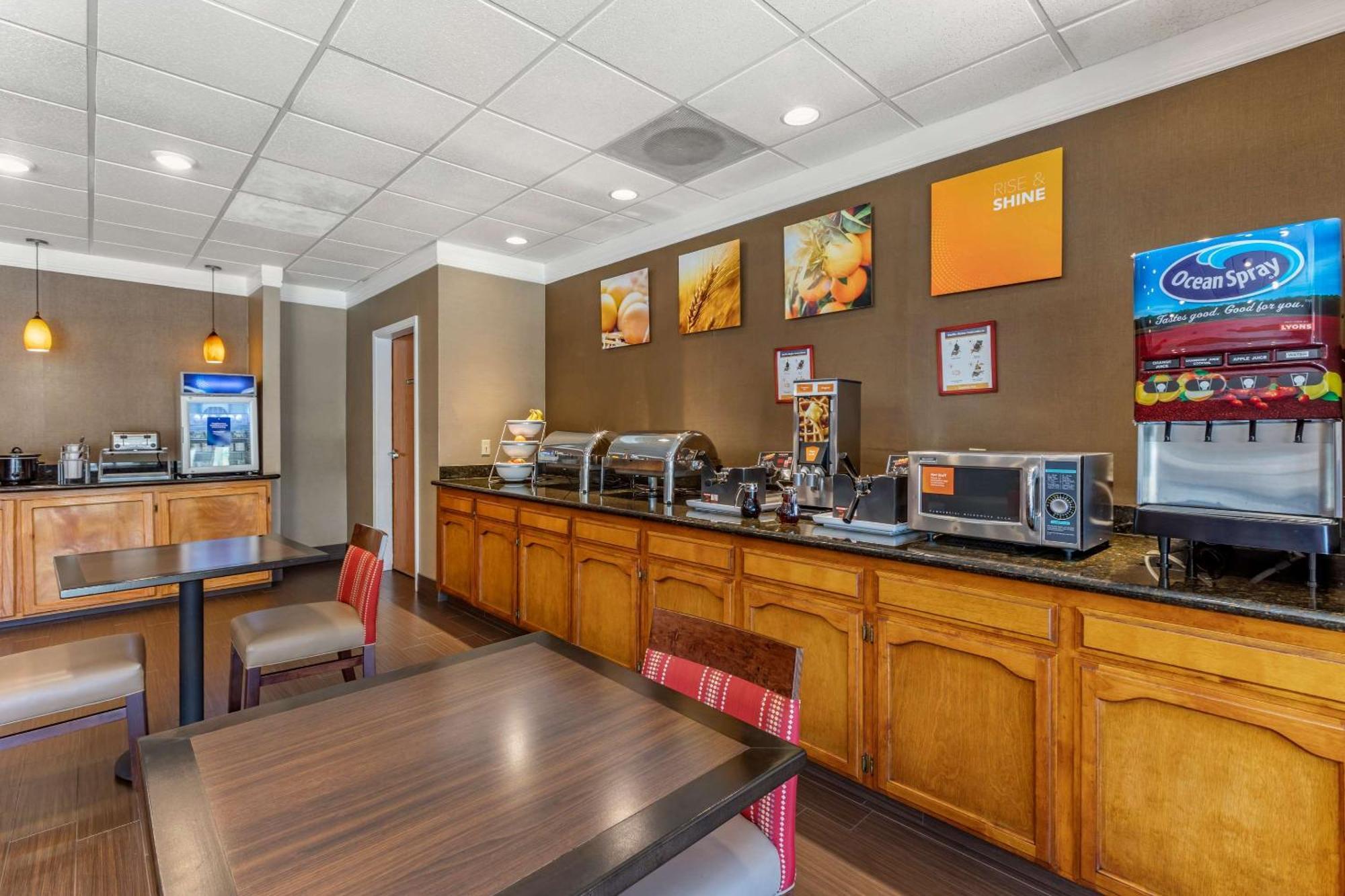 Comfort Suites Visalia - Convention Center Eksteriør billede