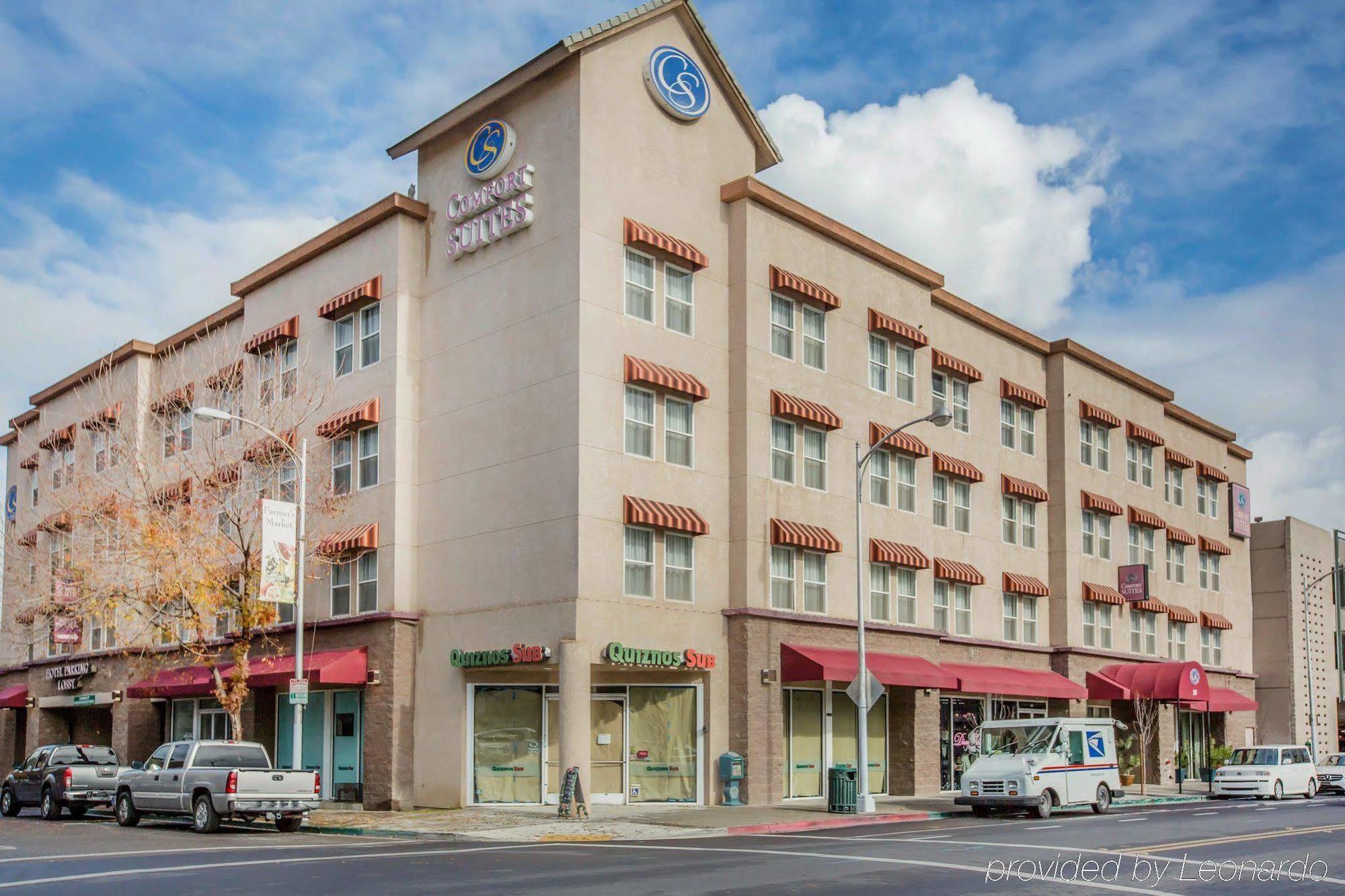Comfort Suites Visalia - Convention Center Eksteriør billede