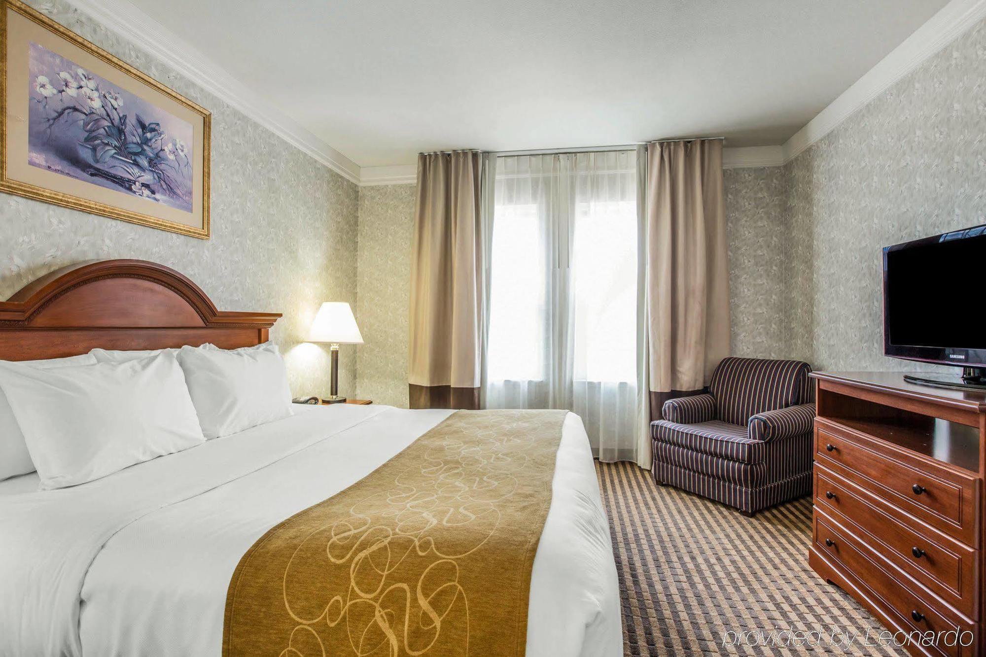Comfort Suites Visalia - Convention Center Eksteriør billede