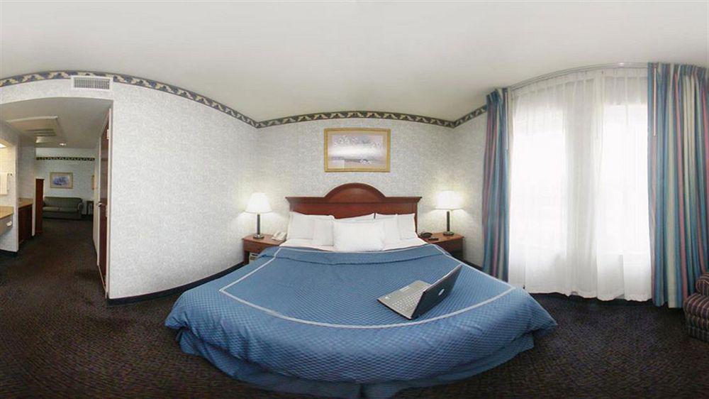 Comfort Suites Visalia - Convention Center Eksteriør billede