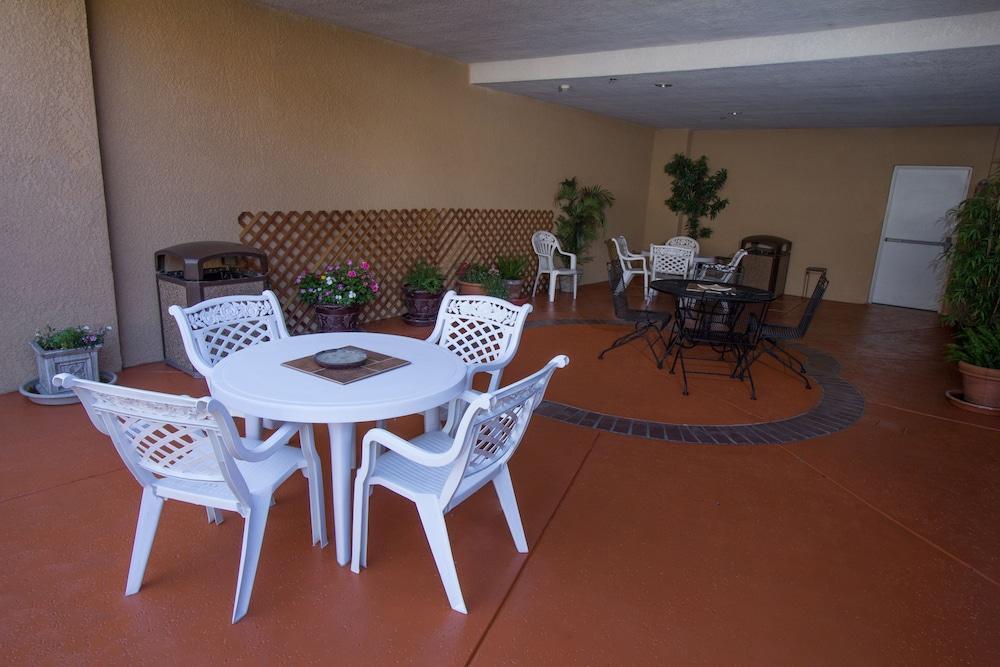 Comfort Suites Visalia - Convention Center Eksteriør billede