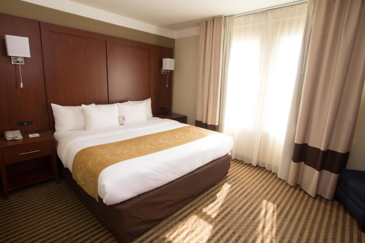 Comfort Suites Visalia - Convention Center Eksteriør billede